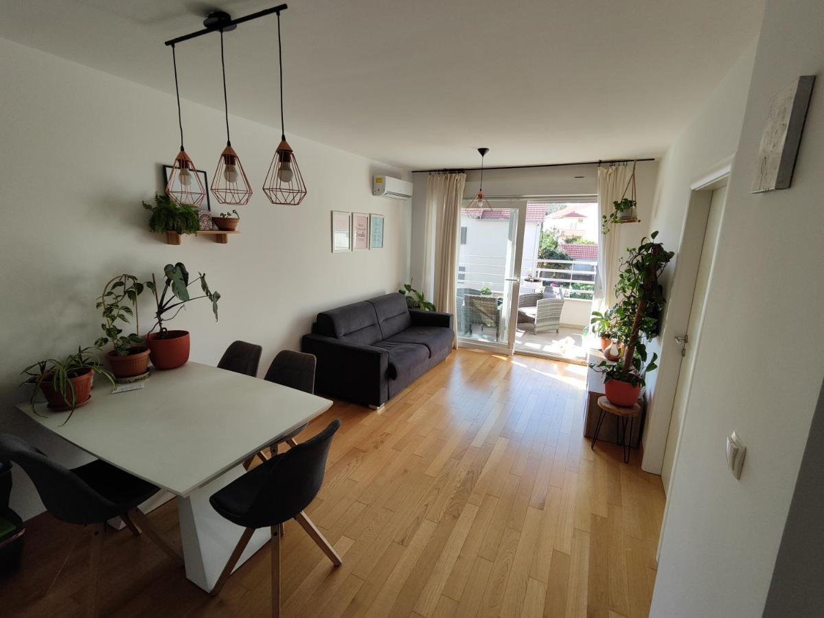 Lucy Apartment Split Bagian luar foto